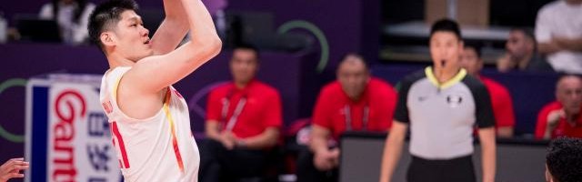 进攻亮眼却遇末节惊魂！中国男篮首战力克东道主