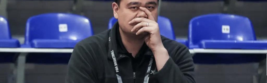 姚明口碑重大反转，中国男篮再收好消息，球迷排队道歉