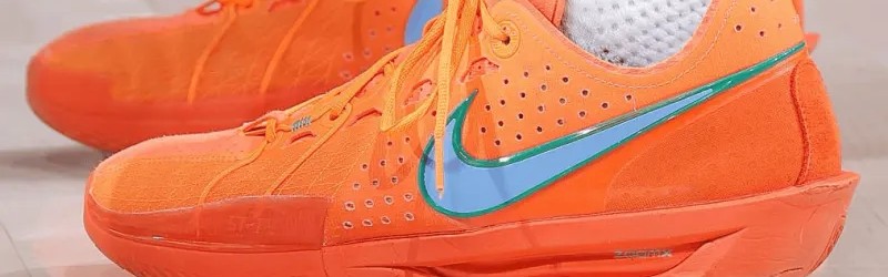 普尔穿着橙色G.T Cut3，砍下34分2篮板5助攻