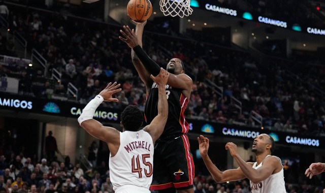 阿德巴约17+10+7米切尔28分 热火力克骑士止住5连败