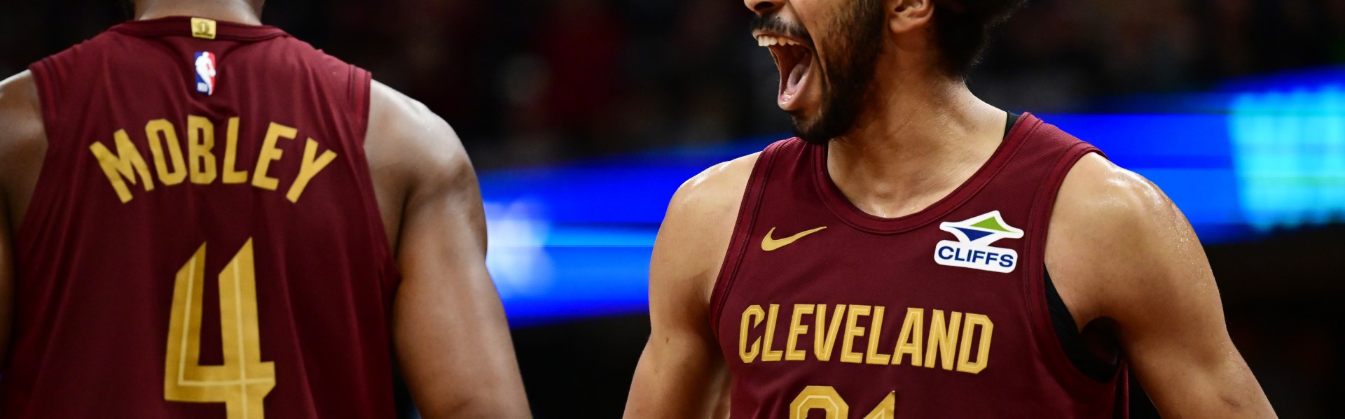 差距不小！骑士全场60个篮板&amp;黄蜂47个 骑士双塔23个