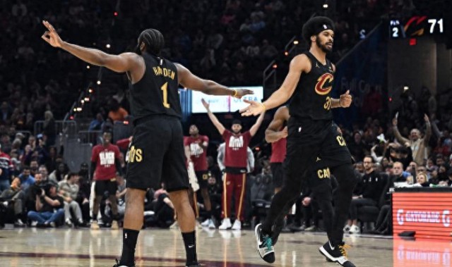 NBA交易果然最成功，一个超级助攻王，带动全队集体爆发|詹姆斯·哈登|阿伦|骑士|斯特鲁斯|莫布里_新浪体育_新浪新闻