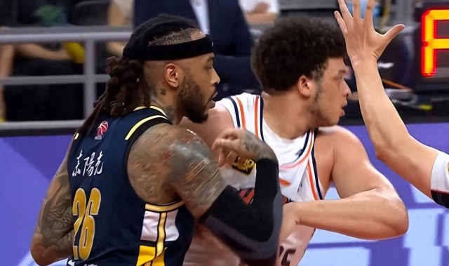 突发！粤沪大战，卢伟宣布超级外援轮休，球迷：或是烟雾弹？