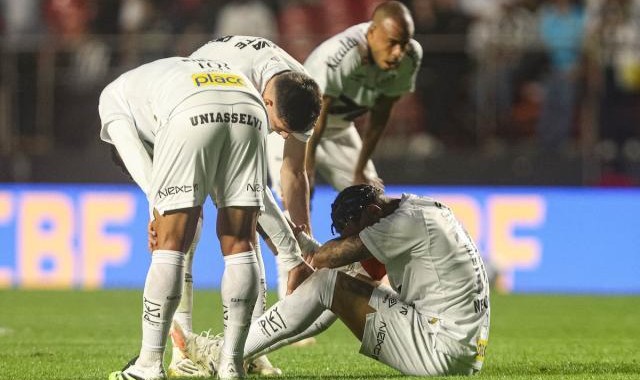 0比6惨败 内马尔哭了 因为他可能再回不去巴西队