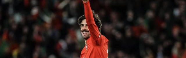 90分钟C罗仍是巨星 梅开二度 特林康成葡国英雄！