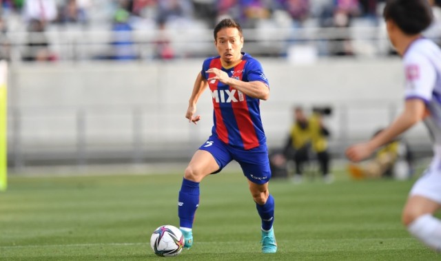 恐影响世界杯😢长友佑都受伤被担架抬出,无缘日本队3月英国拉练
