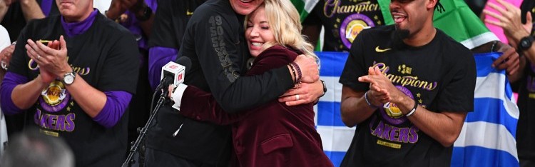 ESPN：珍妮将佩林卡&amp;兰比斯等朋友视作家人 把亲生兄妹视作敌人