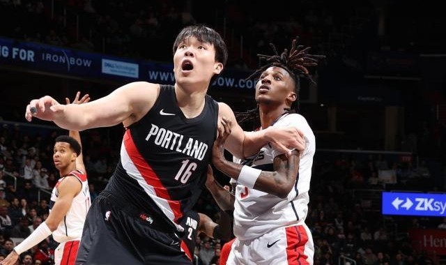 正负值+11创新高！杨瀚森12分钟砍6+5：该重用他？