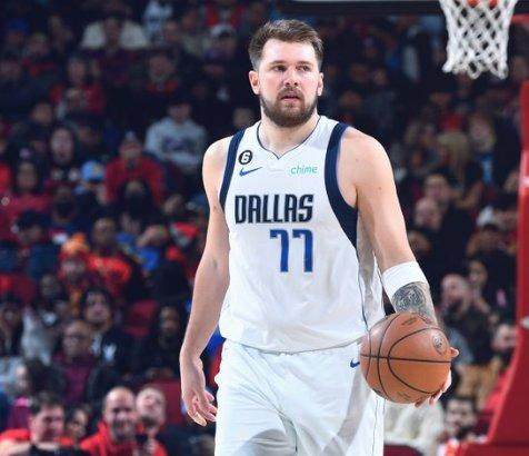 1671898419260082812.png 东契奇.png